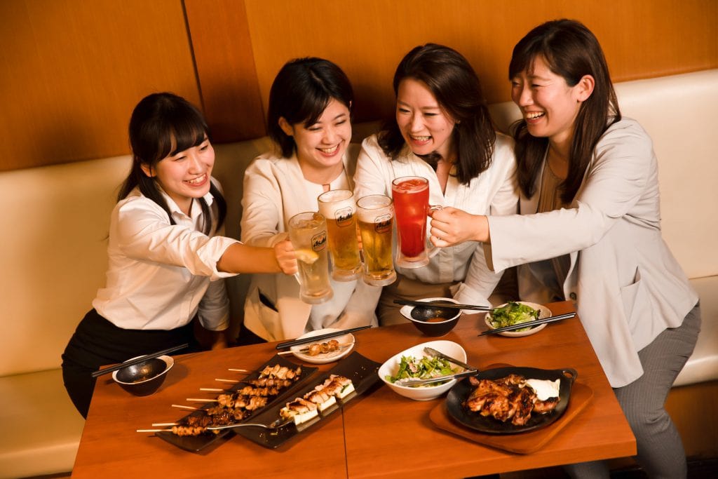 広島駅周辺に出かけた夜は焼き鳥居酒屋で女子会の画像